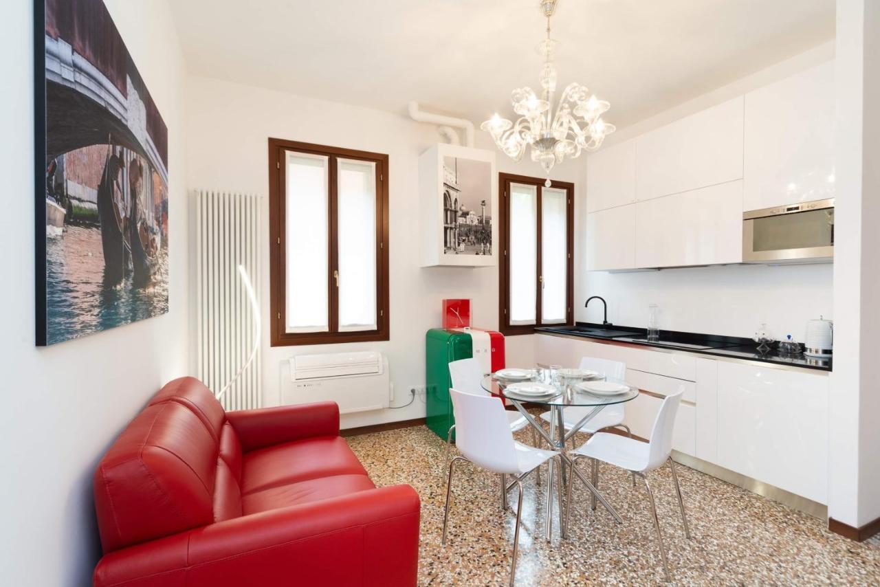 Just Urban - Castello 5067 Boutique Venice
